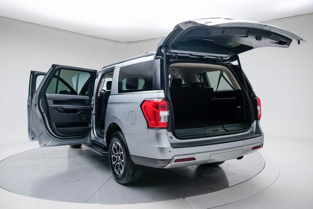 Used 2024 Ford Expedition Max XLT image 19