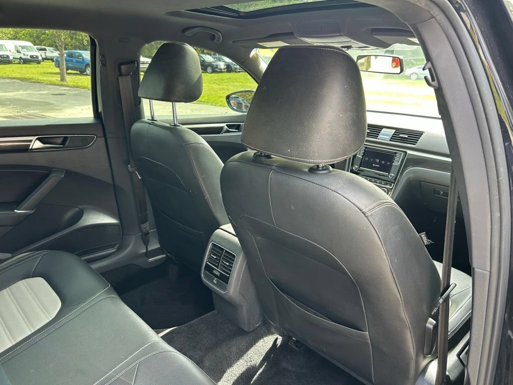 Used 2018 Volkswagen Passat 3.6 FWD image 46
