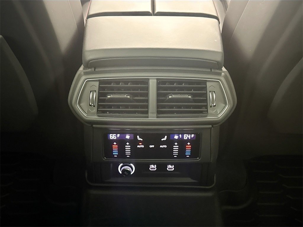 Used 2024 Lamborghini Urus S image 27