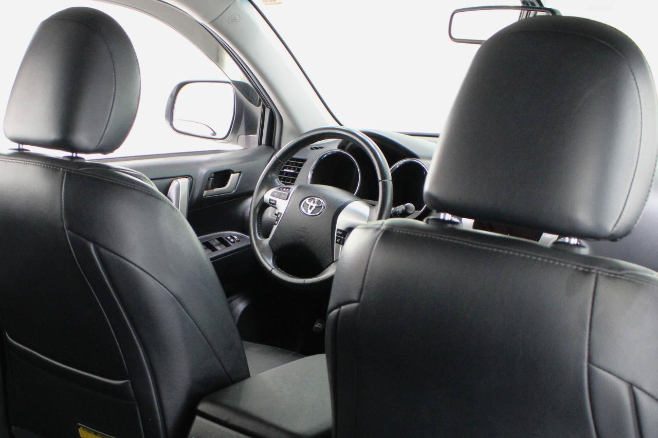 Used 2011 Toyota Highlander SE w/ Tow Pkg FWD image 43