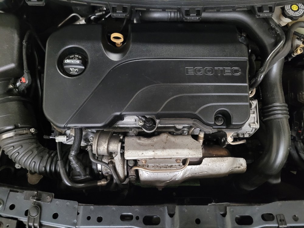 Used 2018 Chevrolet Cruze Premier FWD image 30