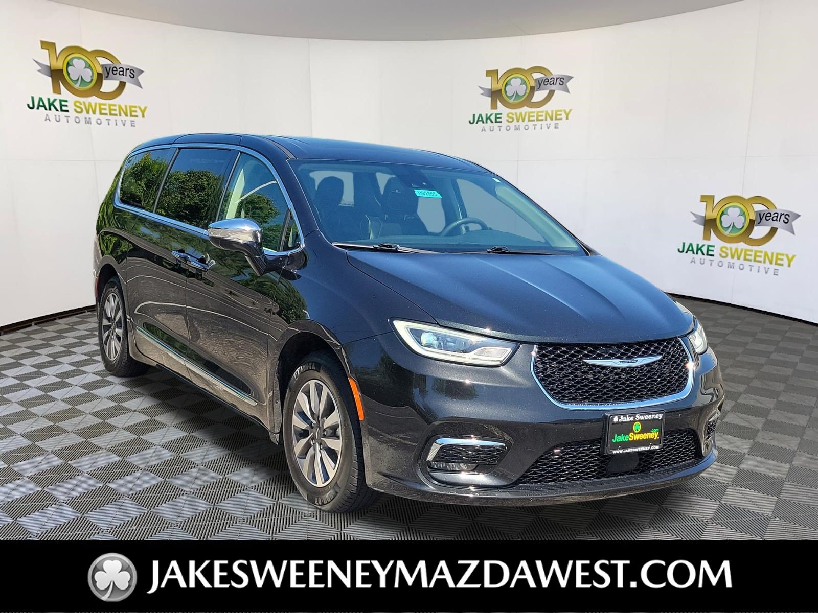 Used 2023 Chrysler Pacifica Limited FWD image 1