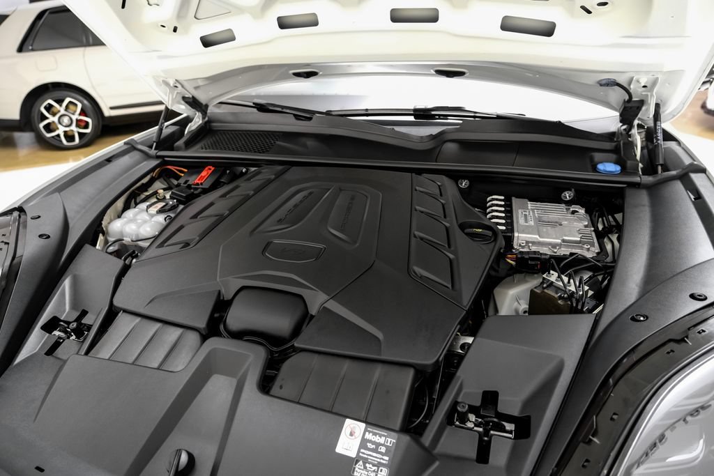 Used 2025 Porsche Cayenne Turbo GT AWD/4WD image 48
