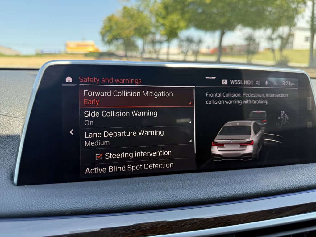 Used 2020 BMW 740i xDrive w/ M Sport Package AWD/4WD image 43
