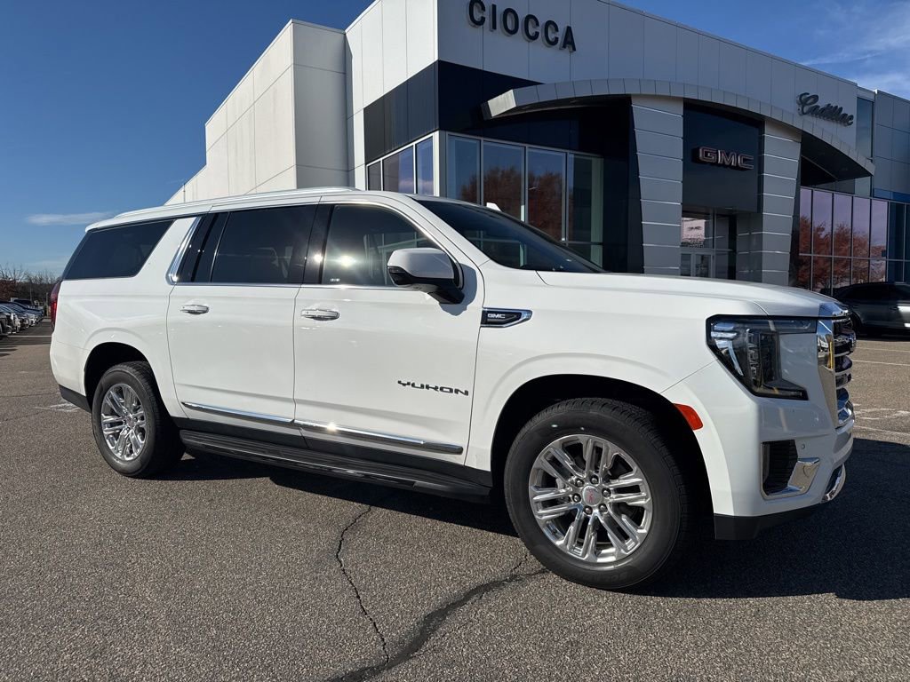 Used 2022 GMC Yukon XL SLT w/ SLT Premium Package