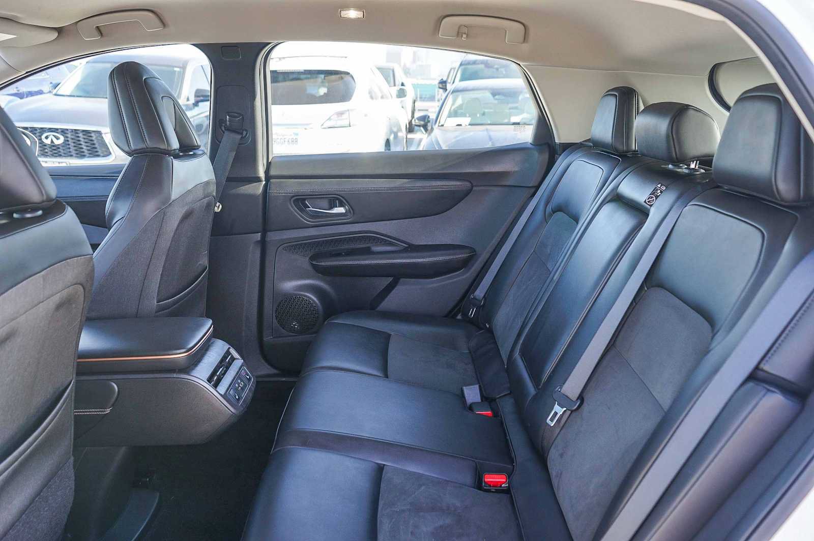 Used 2024 Nissan Ariya FWD image 18