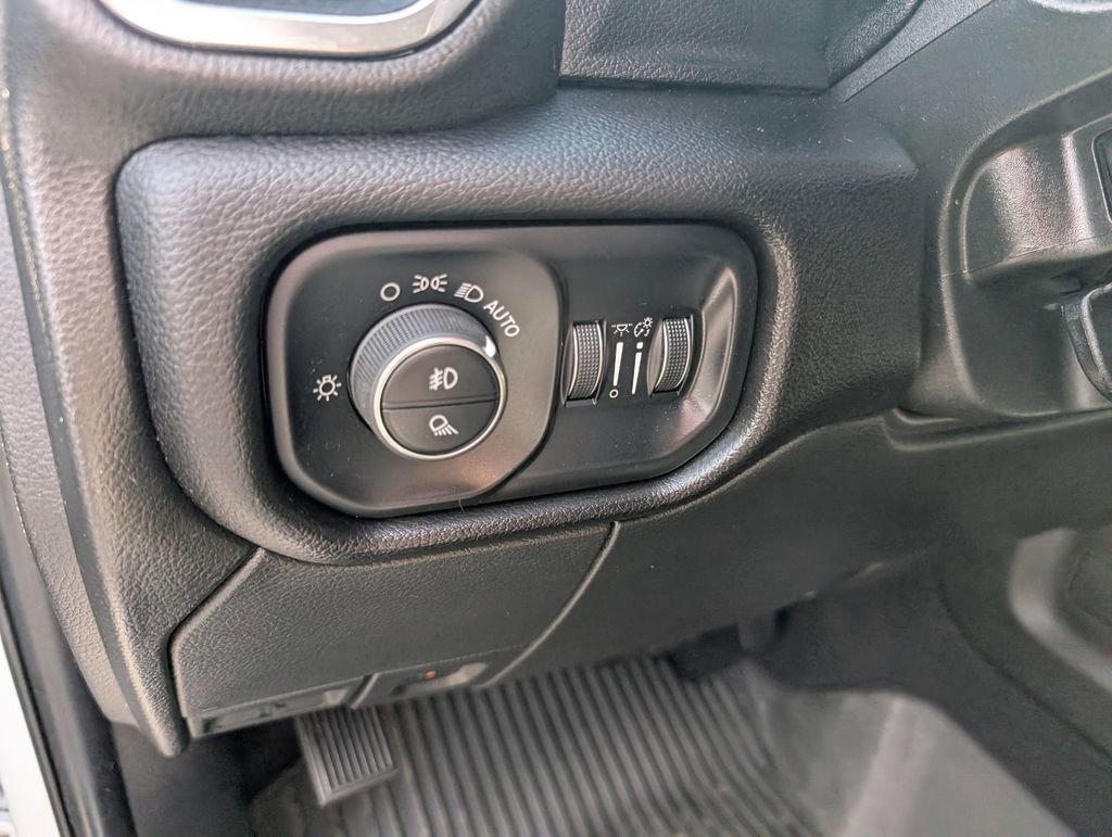 Used 2024 RAM 3500 Laramie w/ Towing Technology Group image 18