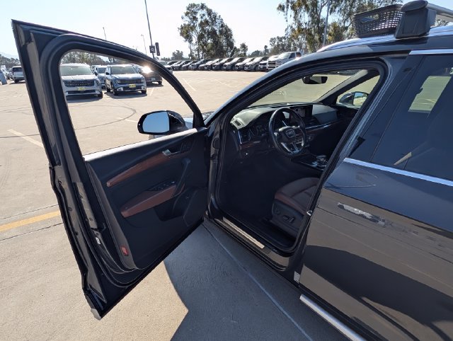 Used 2021 Audi Q5 2.0T Premium w/ Convenience Package AWD/4WD image 35
