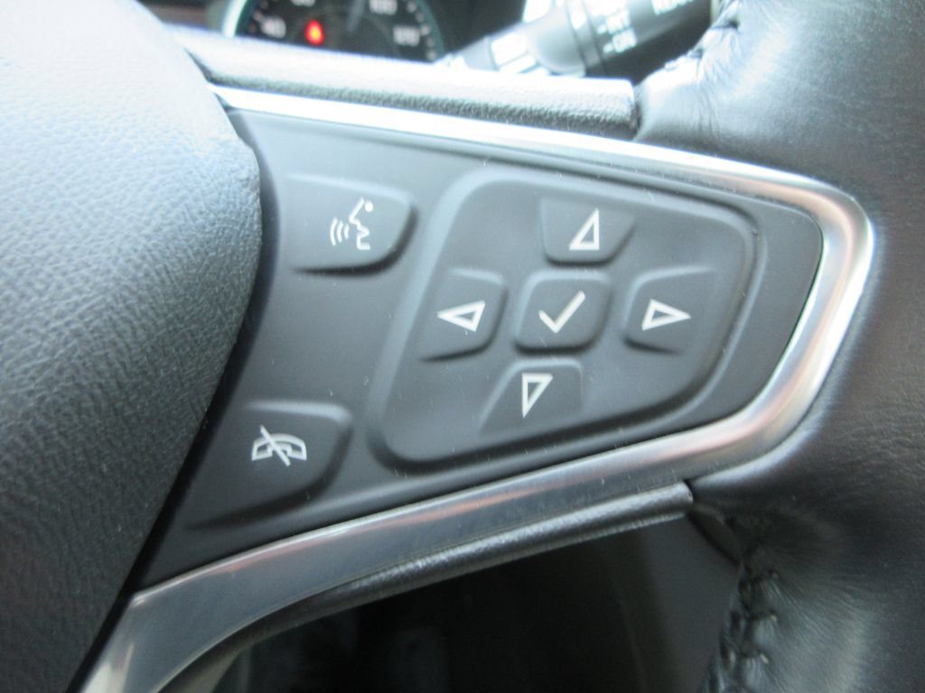 Used 2019 Chevrolet Equinox LT w/ Driver Convenience Package FWD image 26