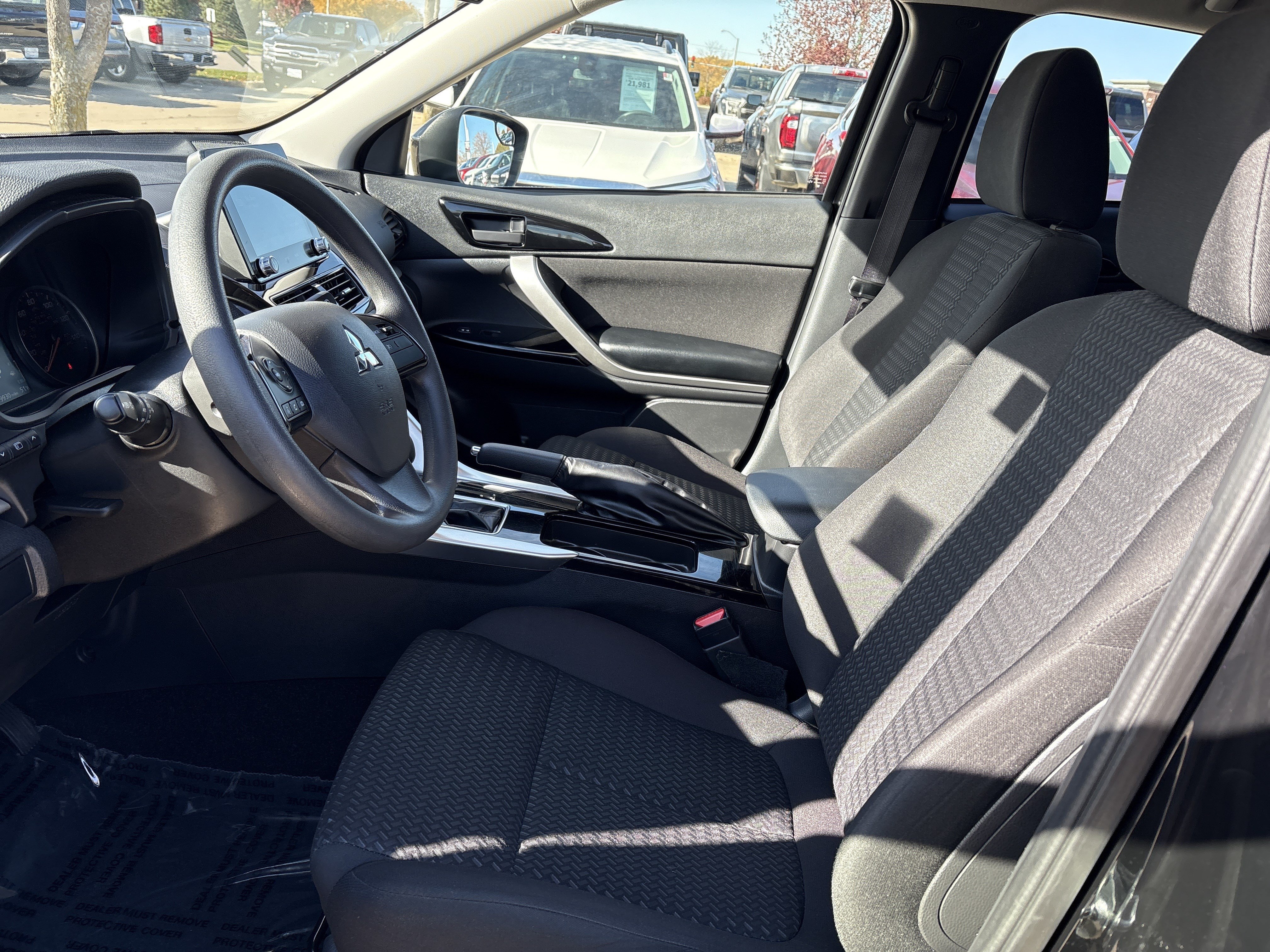 Used 2024 Mitsubishi Eclipse Cross LE AWD/4WD image 9