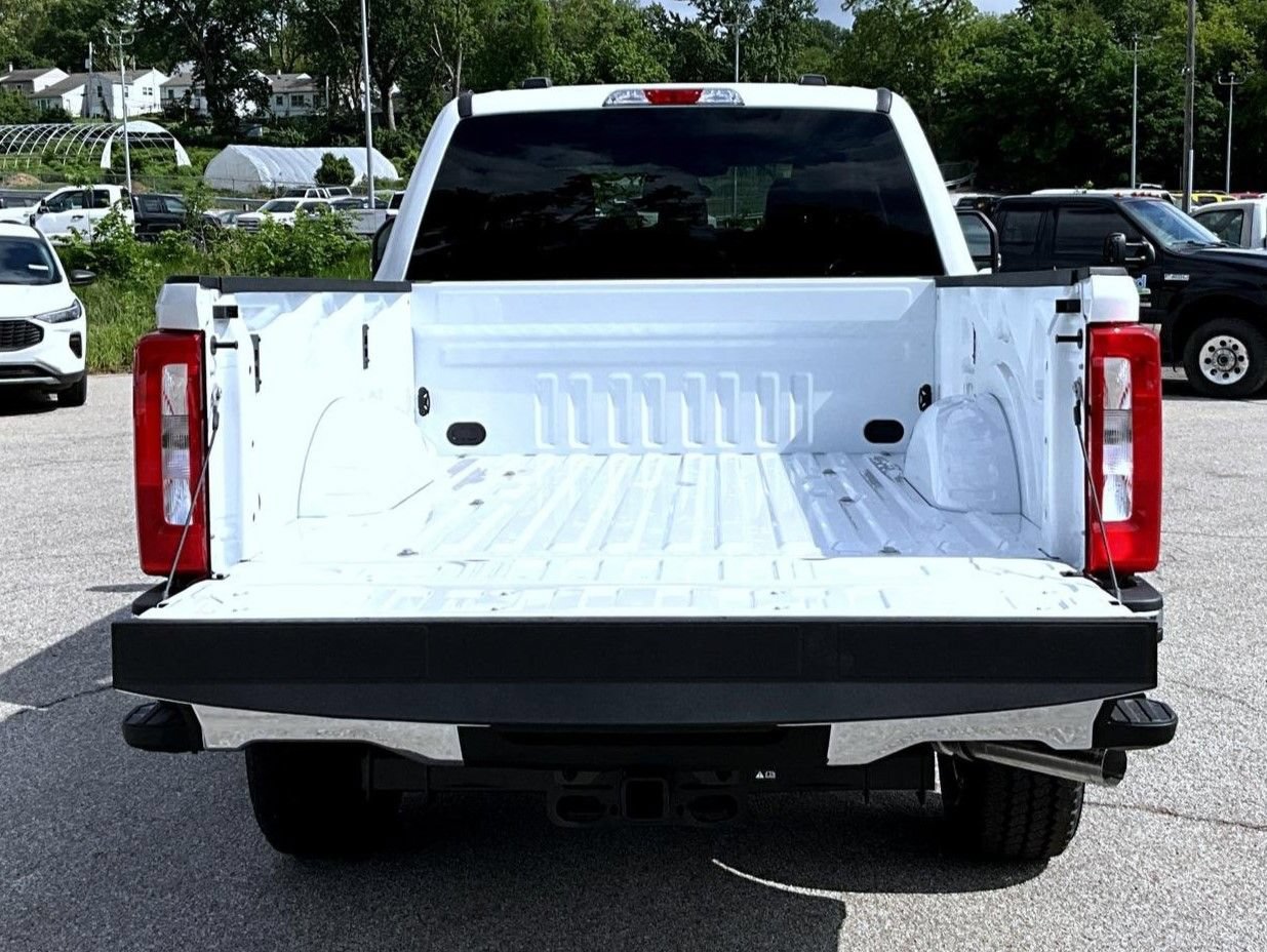 New 2026 Ford F250 XLT w/ FX4 Off-Road Package AWD/4WD image 9