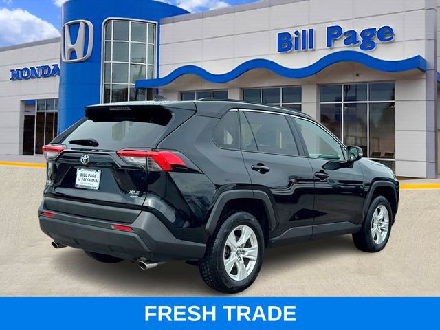 Used 2020 Toyota RAV4 XLE w/ All Weather Liner Package image 4