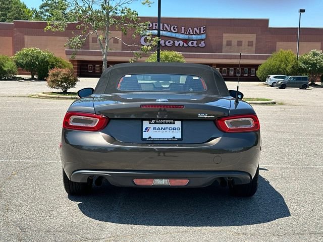 Used 2017 FIAT 124 Spider Classica RWD image 4