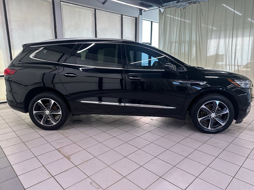 Used 2020 Buick Enclave Essence w/ Sport Touring Edition image 3