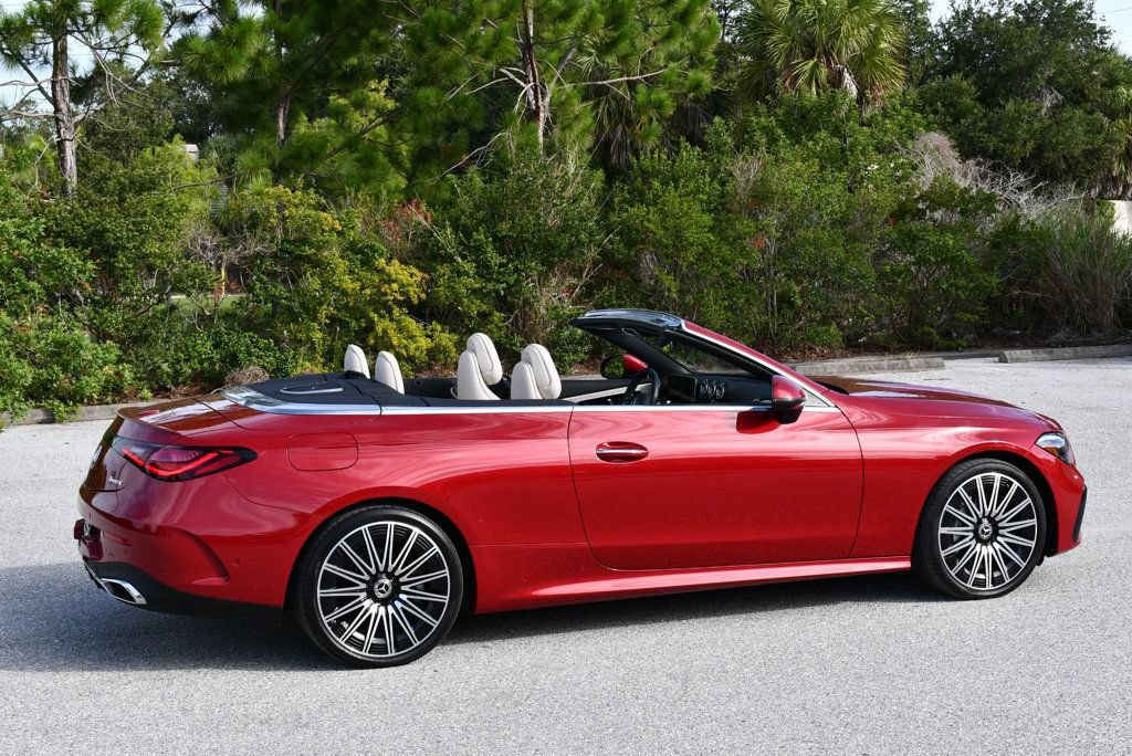 Used 2024 Mercedes-Benz CLE 300 4MATIC Cabriolet image 5