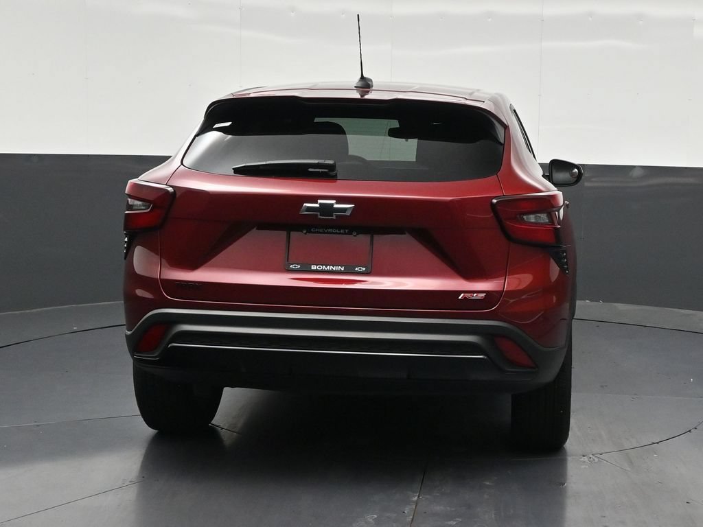 Used 2025 Chevrolet Trax RS FWD image 4