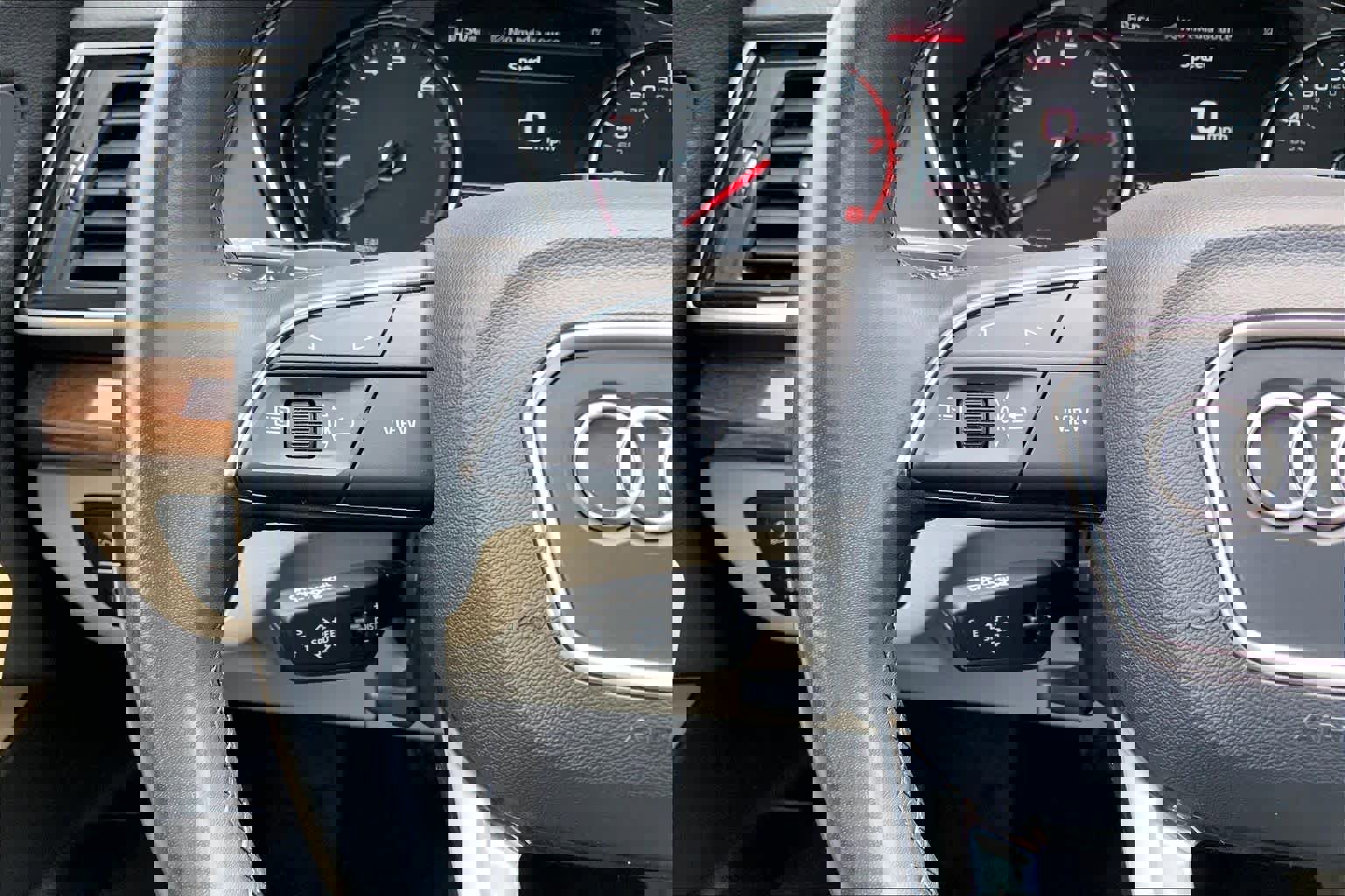 Used 2023 Audi Q5 2.0T Premium w/ Convenience Package image 24