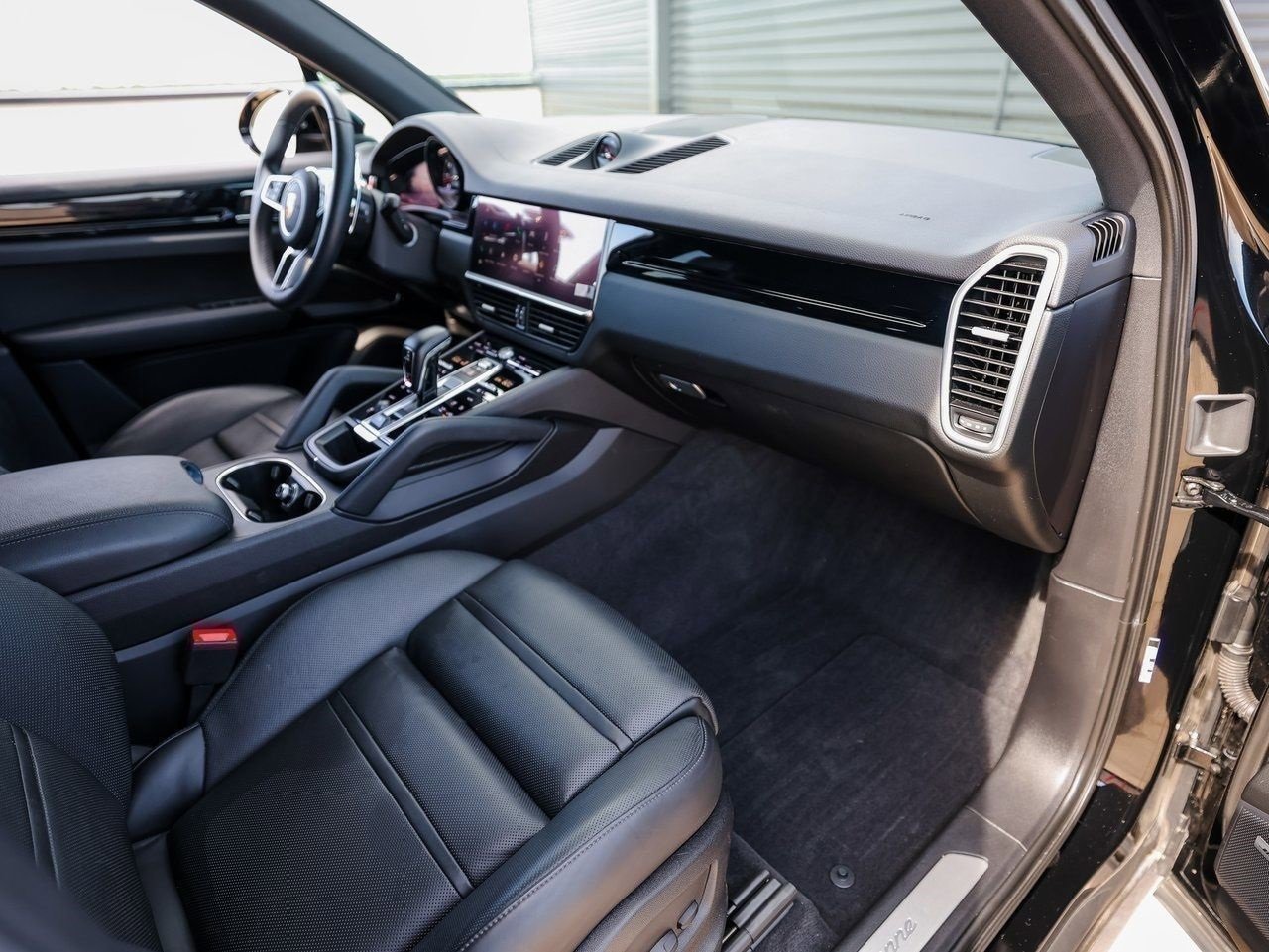 Certified 2023 Porsche Cayenne image 27