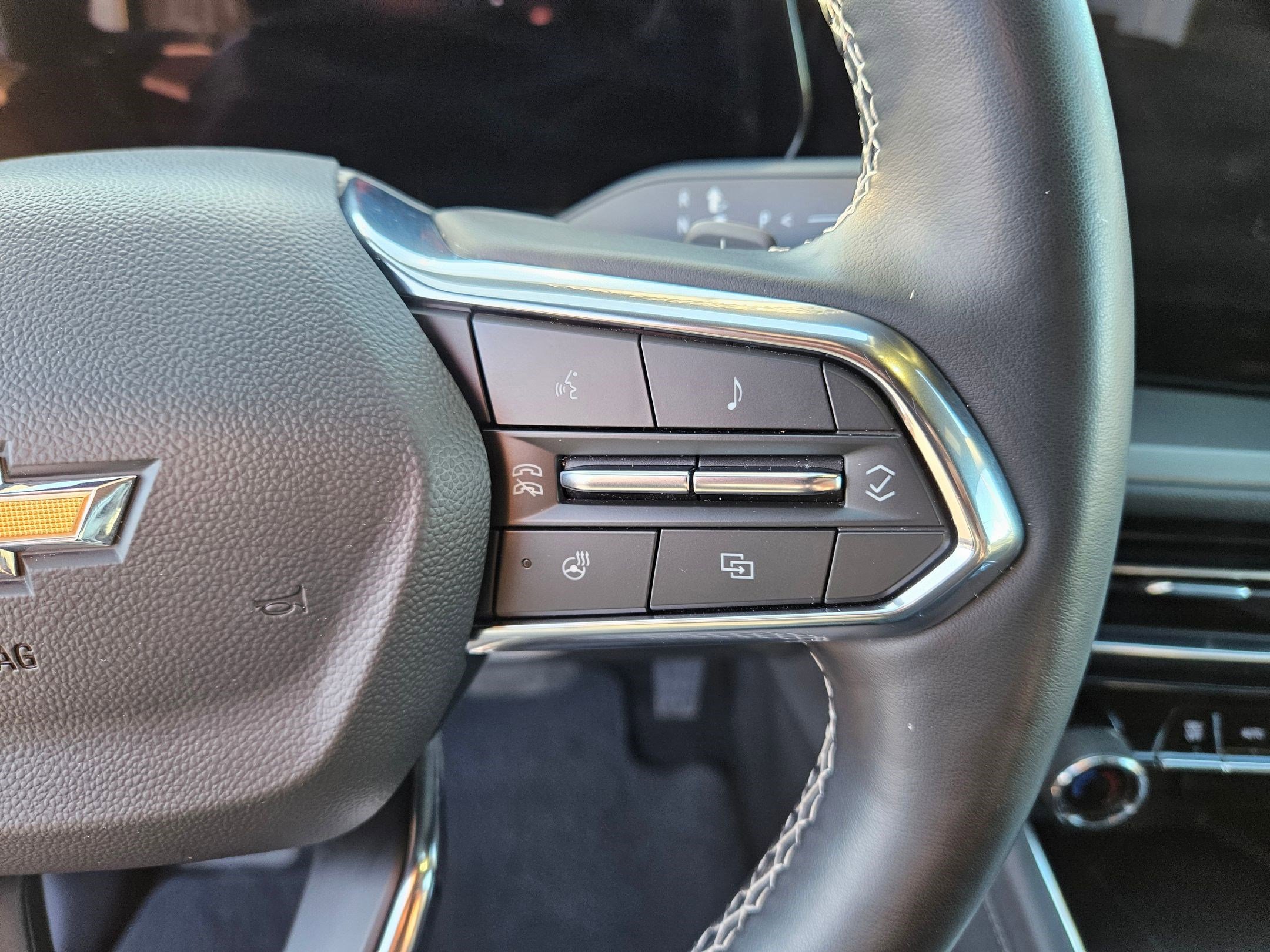 Used 2025 Chevrolet Traverse LT AWD/4WD image 18