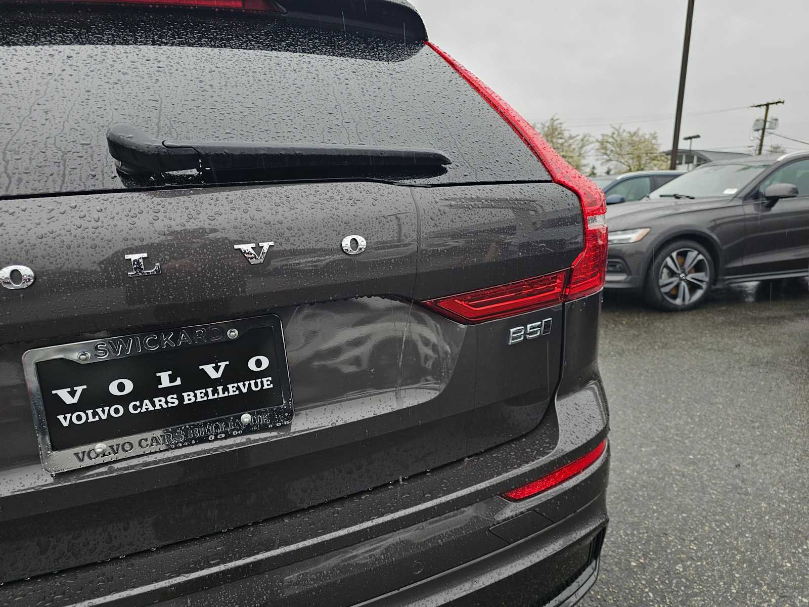 Certified 2025 Volvo XC60 B5 Plus image 14