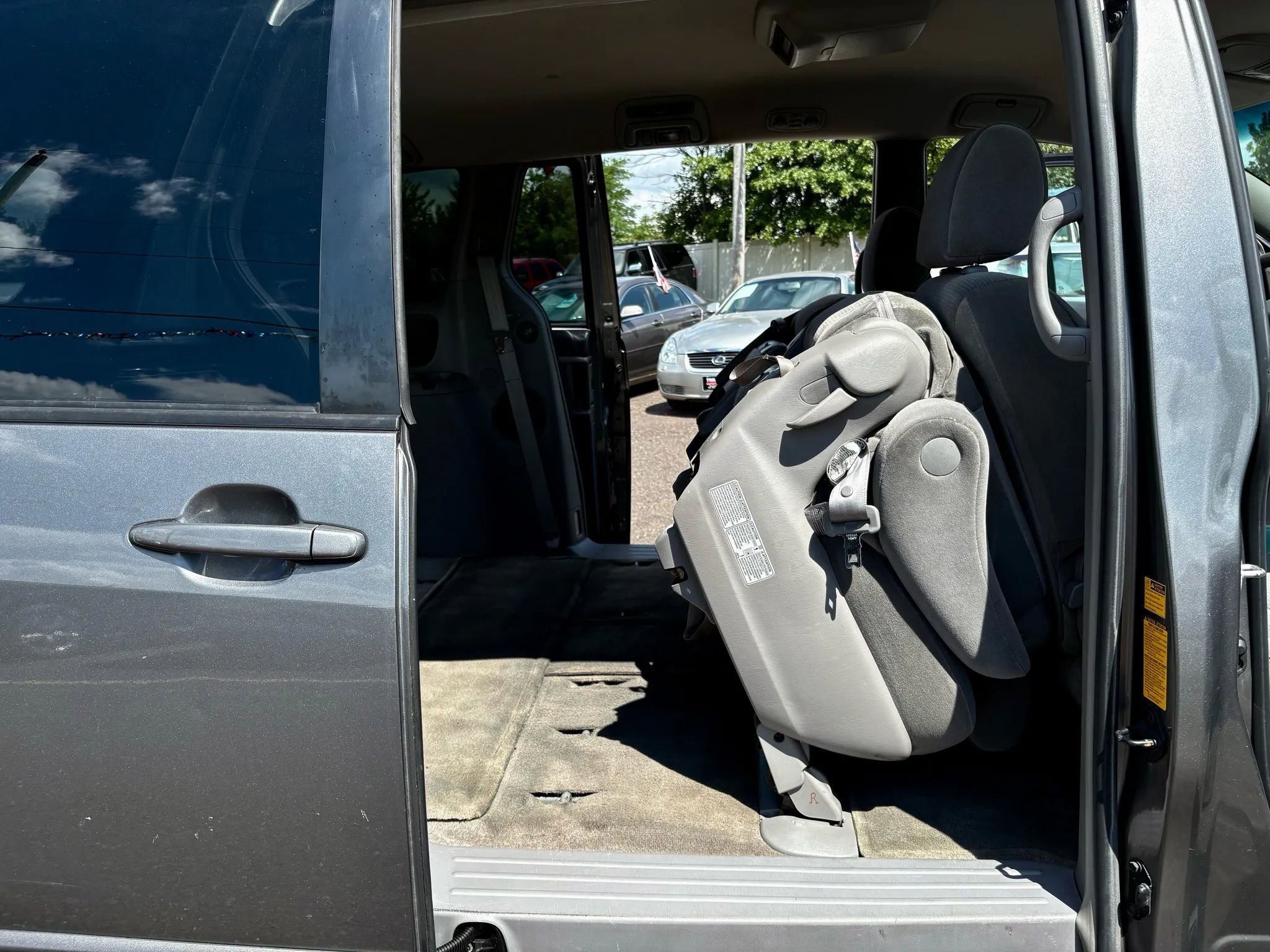 Used 2005 Toyota Sienna LE image 26