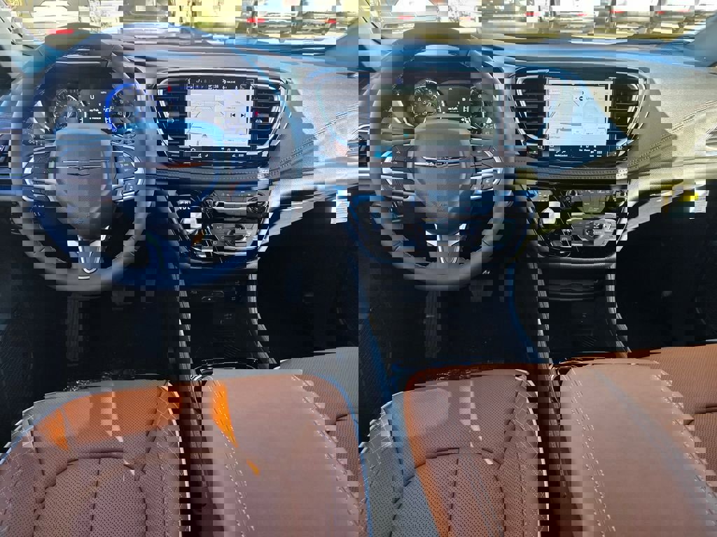 New 2026 Chrysler Pacifica Pinnacle image 11