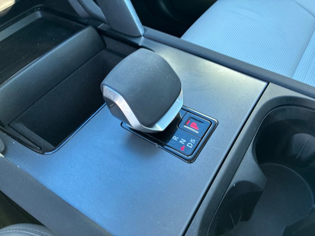 Used 2024 Land Rover Discovery Sport S image 24