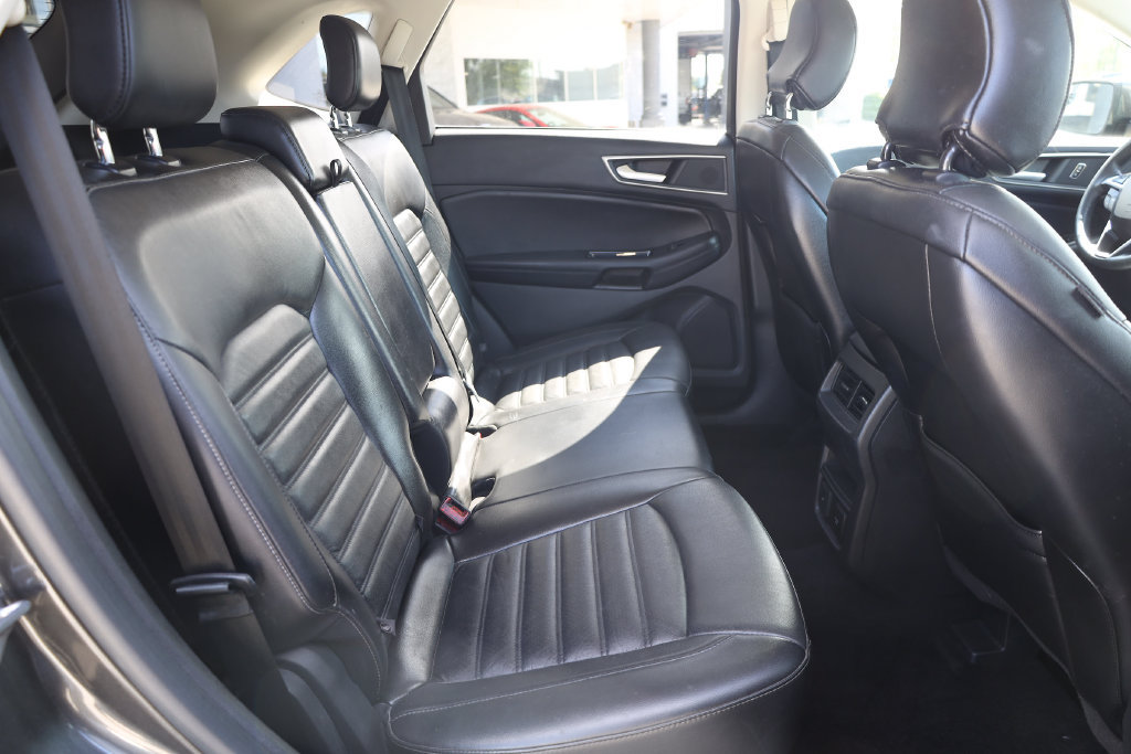 Used 2018 Ford Edge SEL w/ Equipment Group 201A AWD/4WD image 17