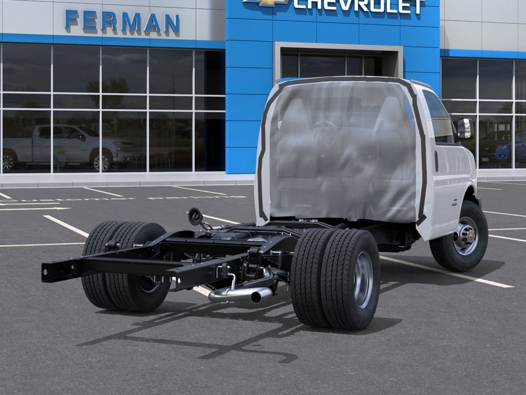 New 2026 Chevrolet Express 4500 w/ Power Convenience Package RWD image 5