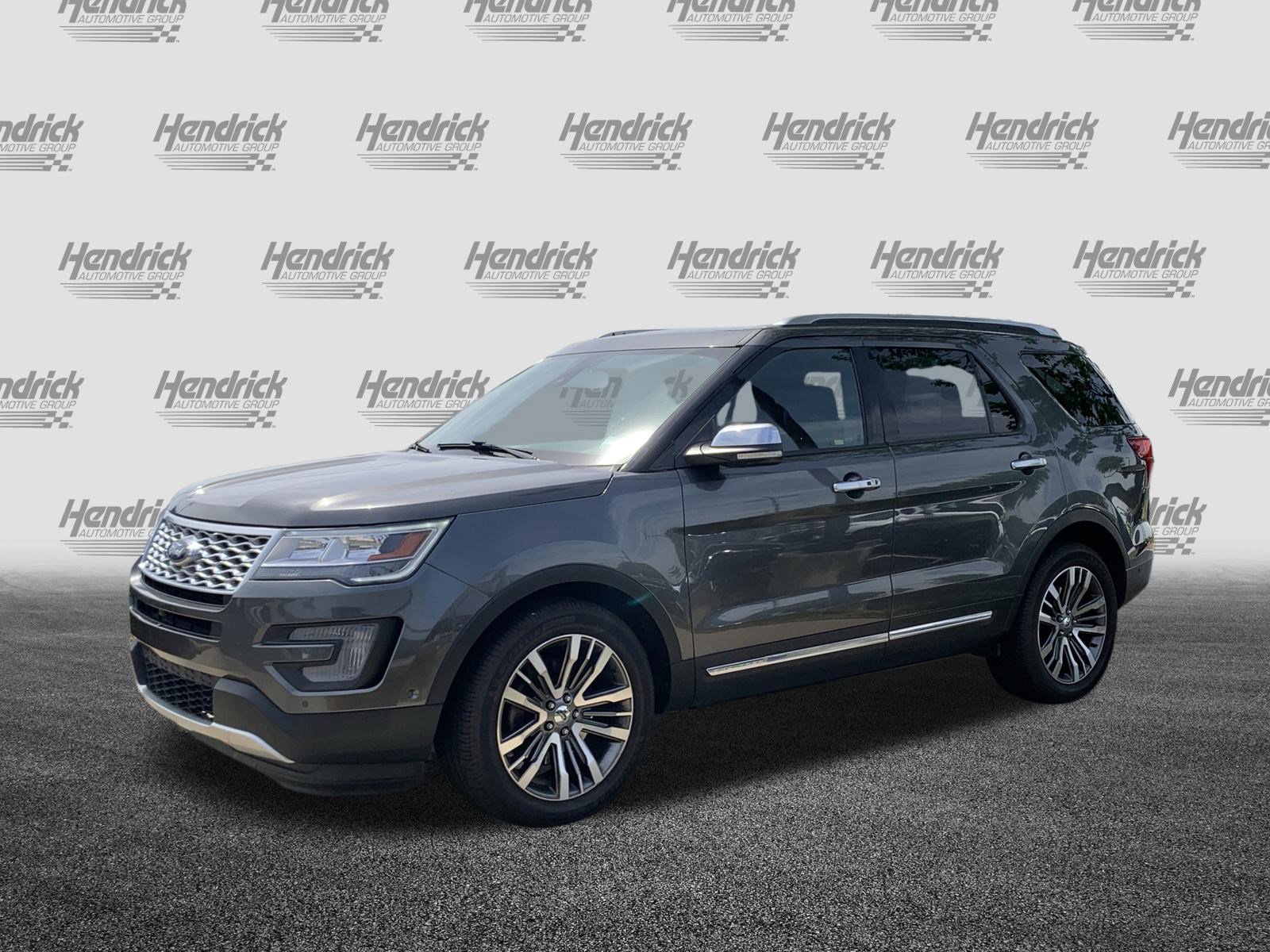 Used 2017 Ford Explorer Platinum image 5