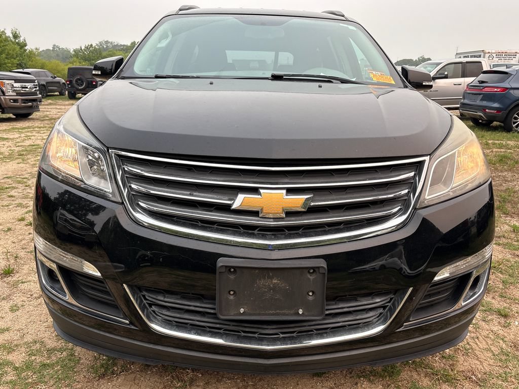 Used 2017 Chevrolet Traverse LT w/ Style and Technology Package FWD image 2