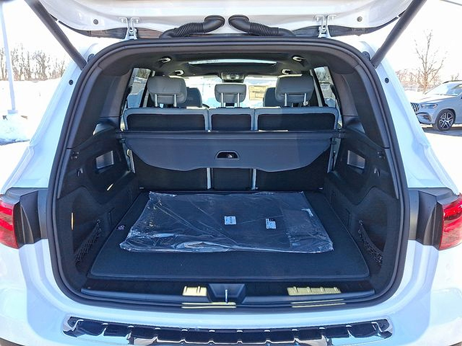 Used 2026 Mercedes-Benz GLB 250 4MATIC image 24