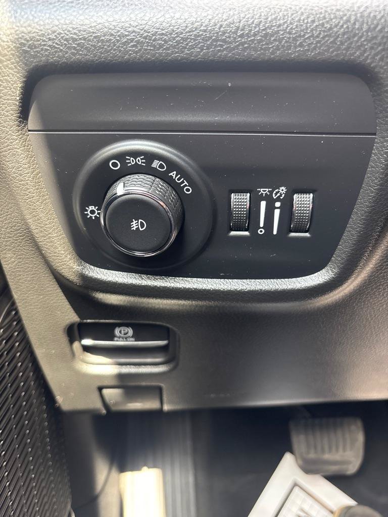 Used 2024 Jeep Grand Cherokee L Limited w/ Luxury Tech Group II AWD/4WD image 27