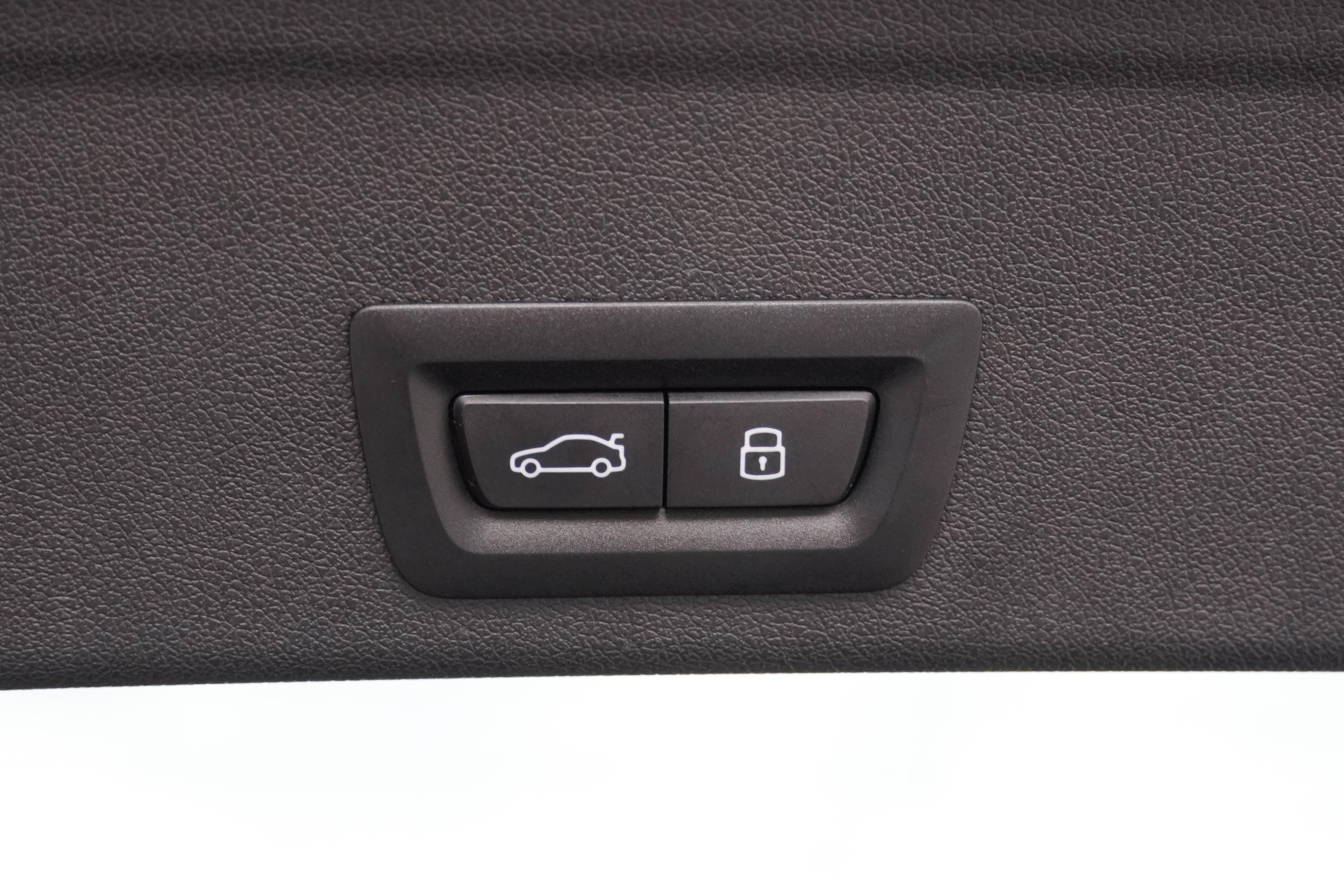 Certified 2024 BMW X6 xDrive40i w/ Premium Package image 38