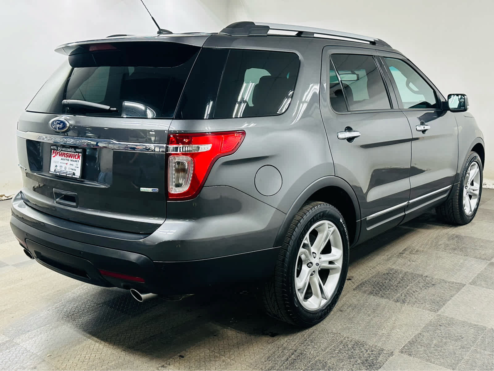 Used 2015 Ford Explorer Limited AWD/4WD image 6