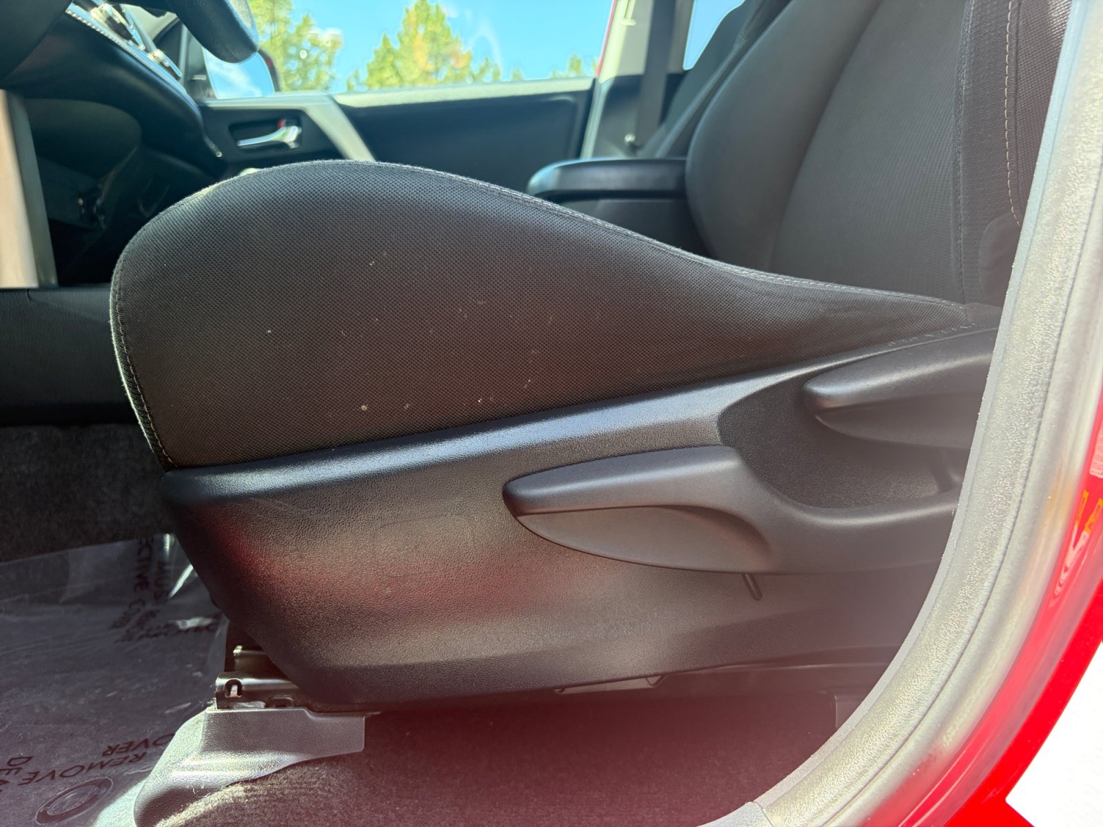 Used 2014 Toyota RAV4 XLE AWD/4WD image 15