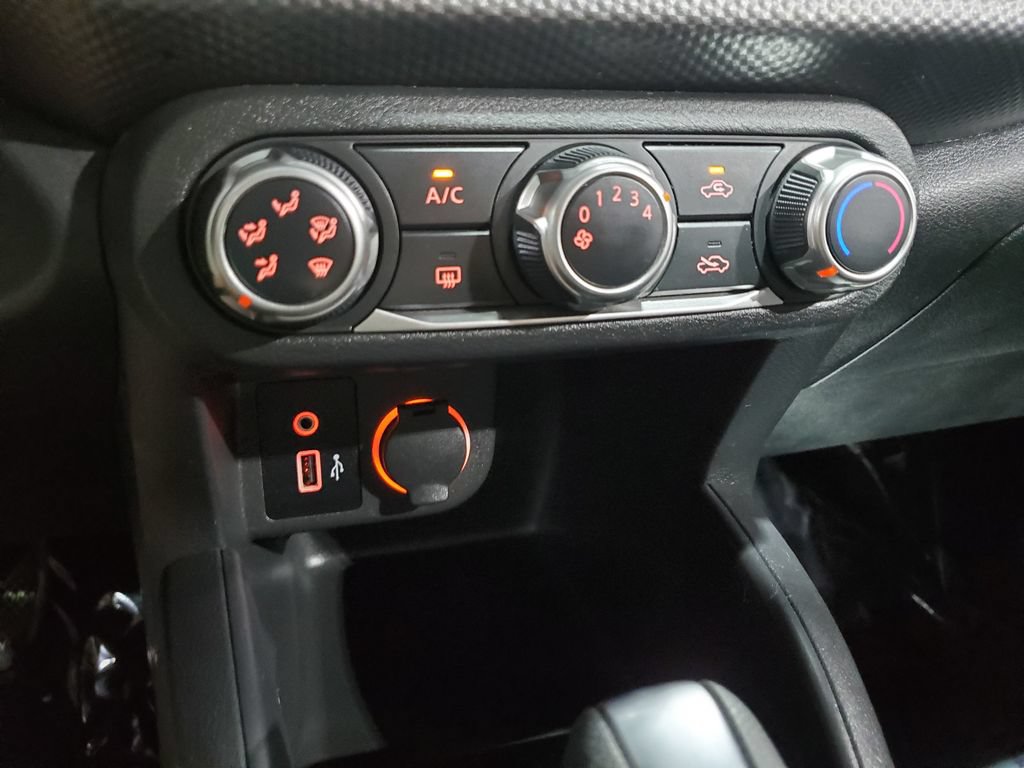 Used 2020 Nissan Kicks S FWD image 28
