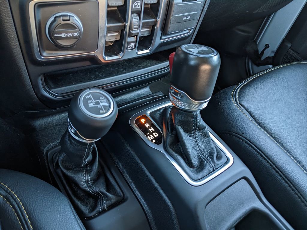 Used 2024 Jeep Wrangler Unlimited Sahara w/ Technology Group image 37