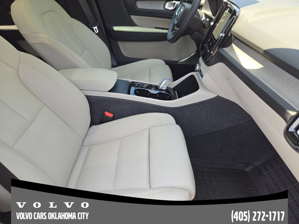 Certified 2024 Volvo XC40 B5 Ultimate w/ Protection Package Premier AWD/4WD image 11