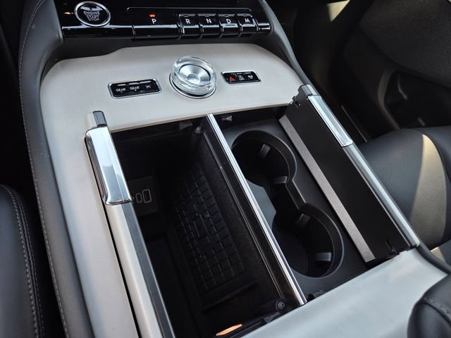 New 2026 Lincoln Navigator Reserve w/ Jet Appearance Package AWD/4WD image 9