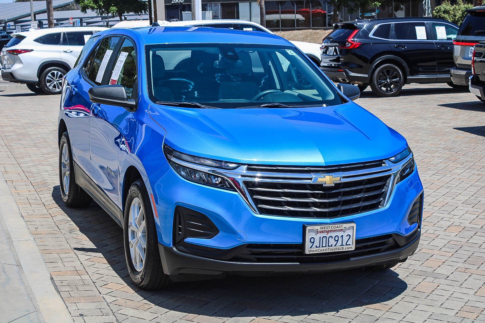 Used 2024 Chevrolet Equinox LS w/ LS Convenience Package FWD image 3