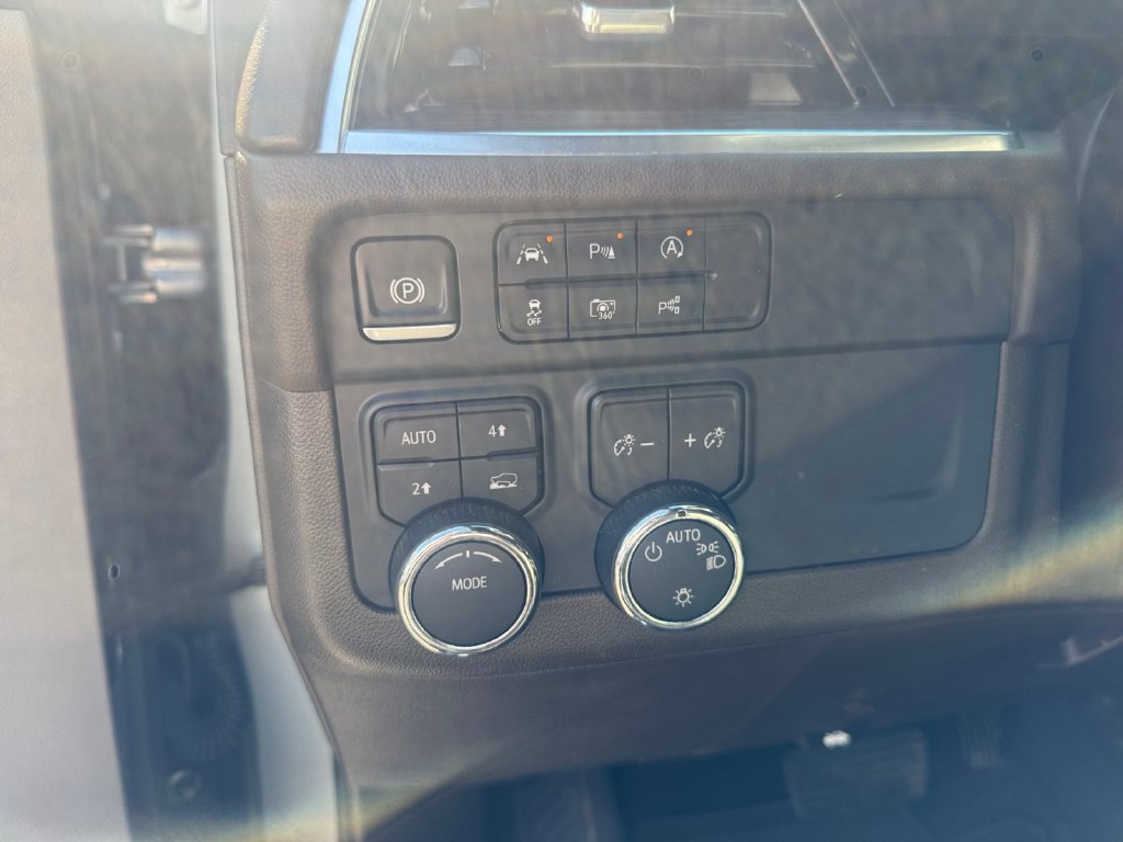 Used 2025 Chevrolet Tahoe LT AWD/4WD image 17