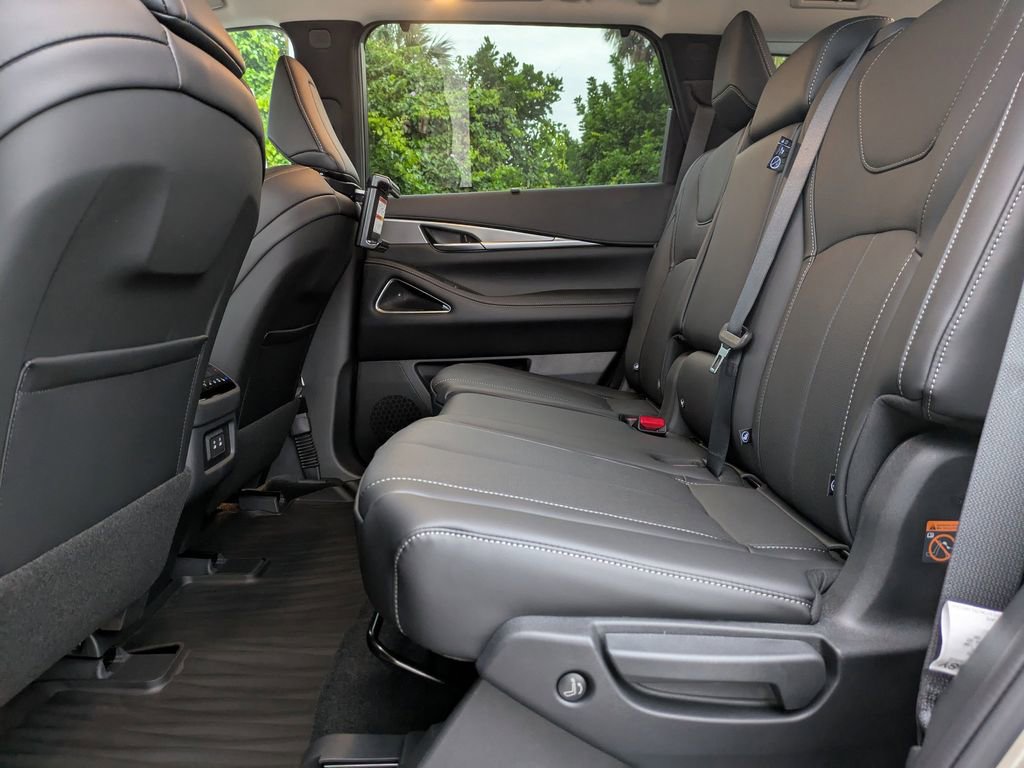 New 2026 INFINITI QX60 Luxe w/ Cargo Package image 16