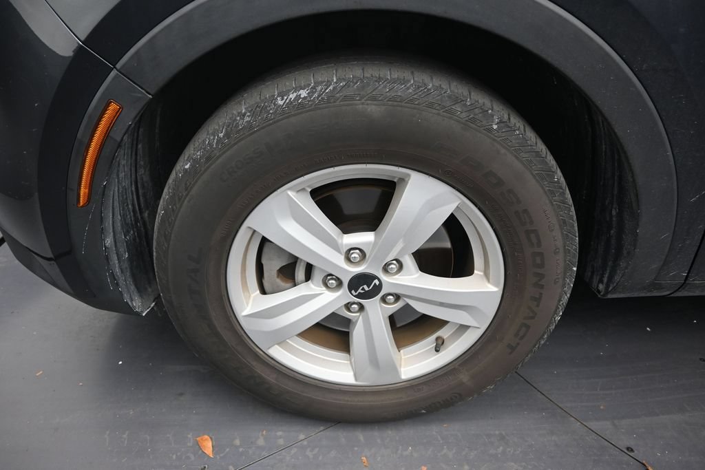 Used 2023 Kia Sorento LX FWD image 9