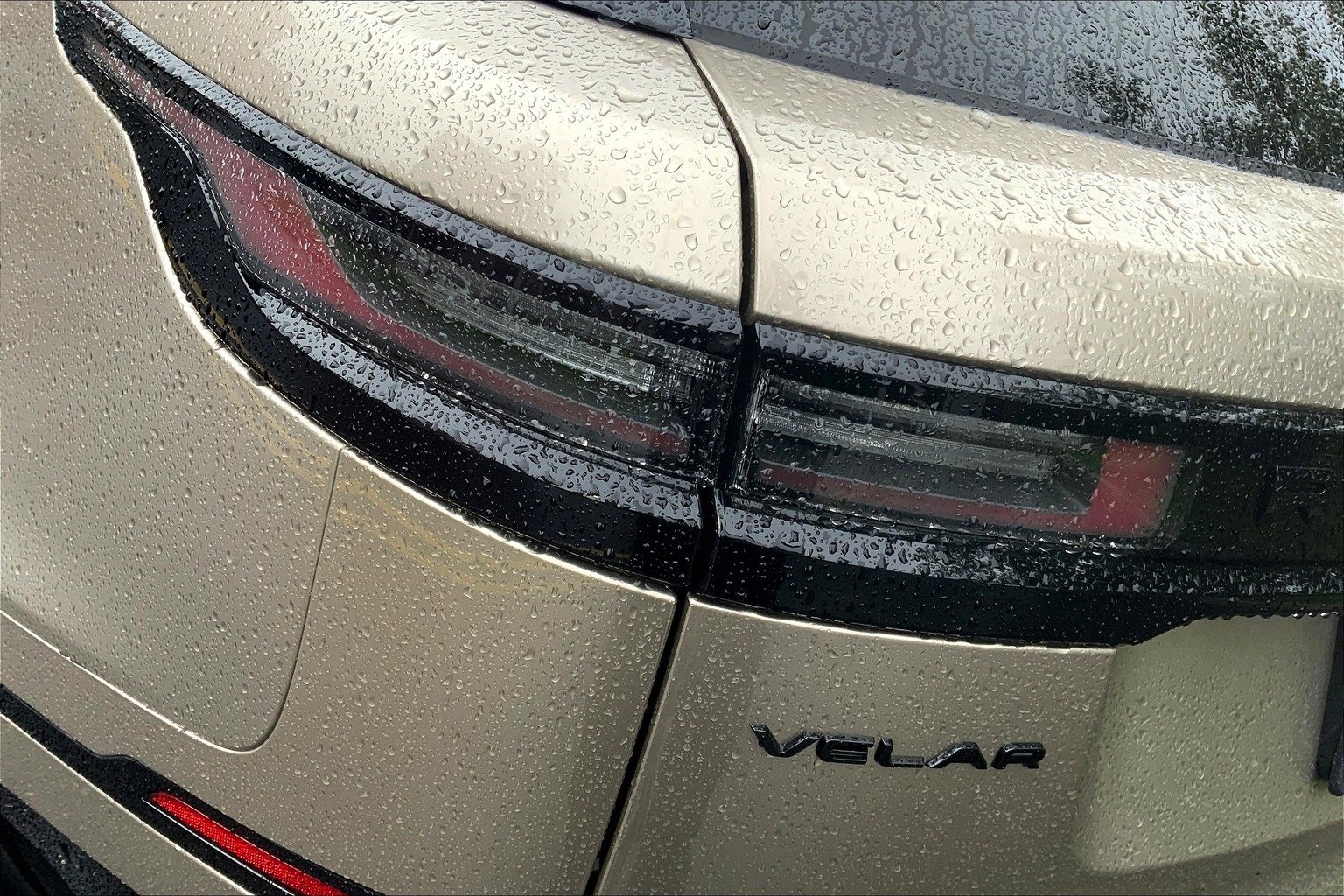 New 2026 Land Rover Range Rover Velar Dynamic SE image 14