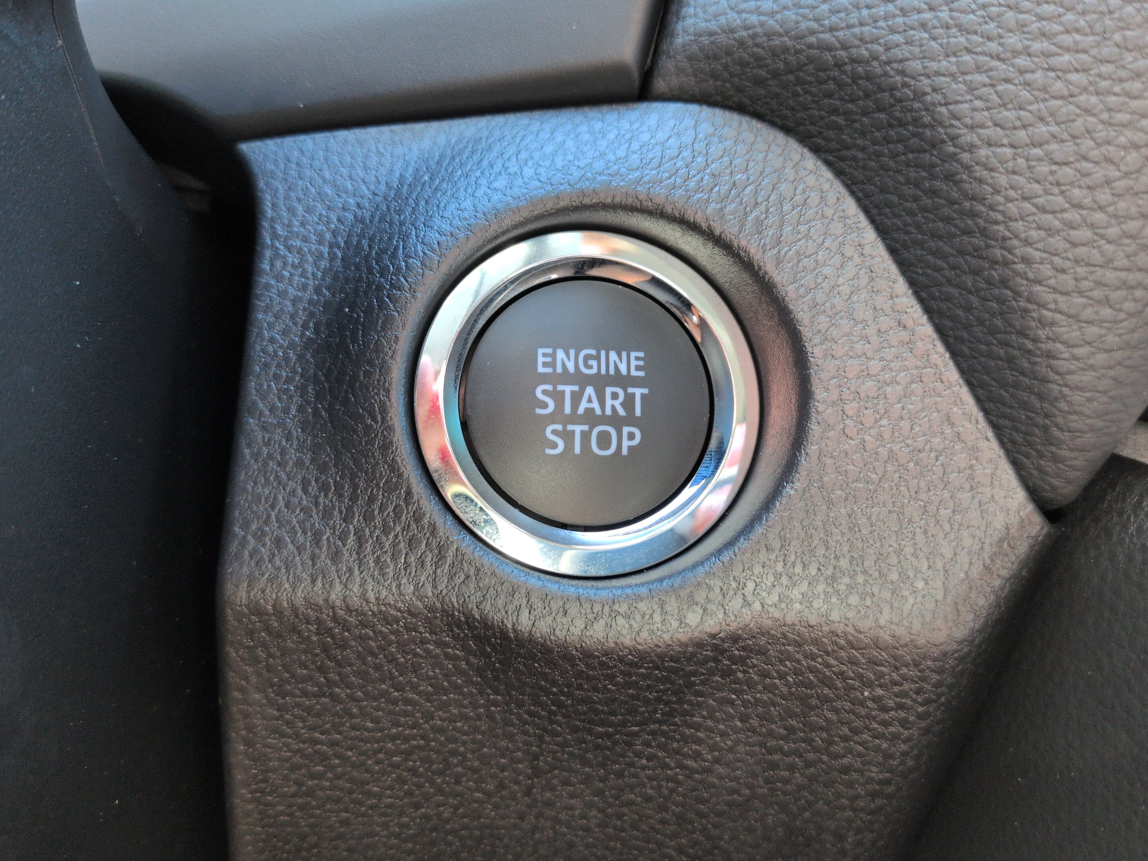Used 2025 Toyota RAV4 XLE w/ Convenience Package FWD image 26