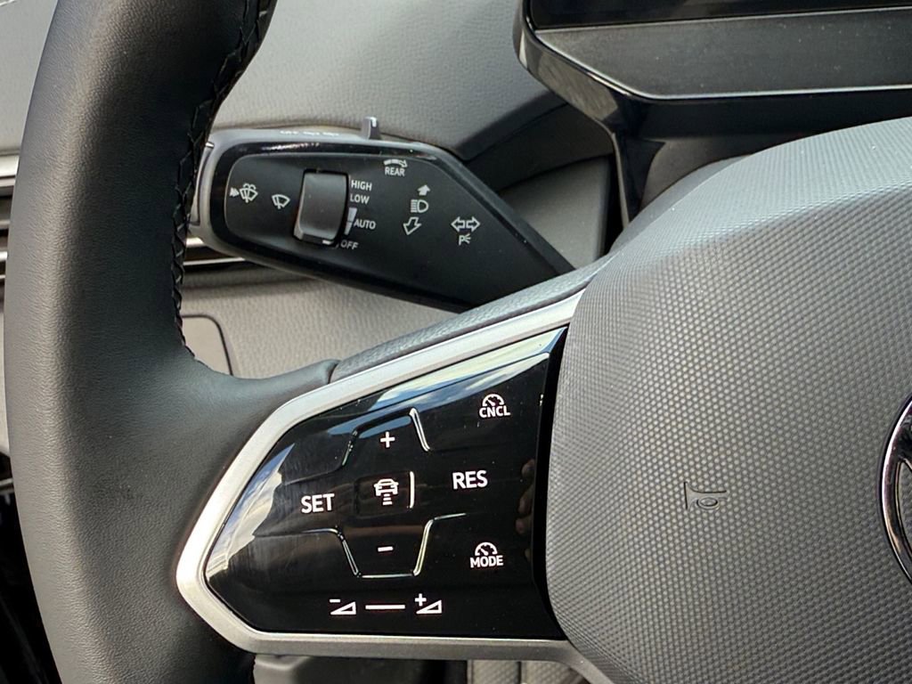 New 2025 Volkswagen ID.4 Pro image 12