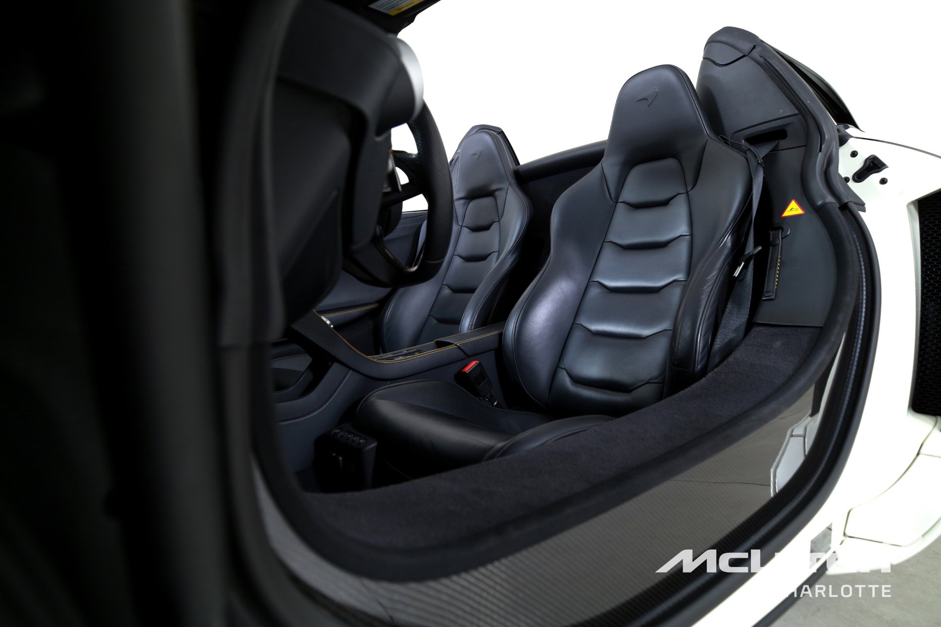 Used 2015 McLaren 650S Spider image 13