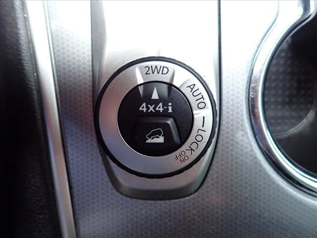 Used 2019 Nissan Pathfinder SL AWD/4WD image 20
