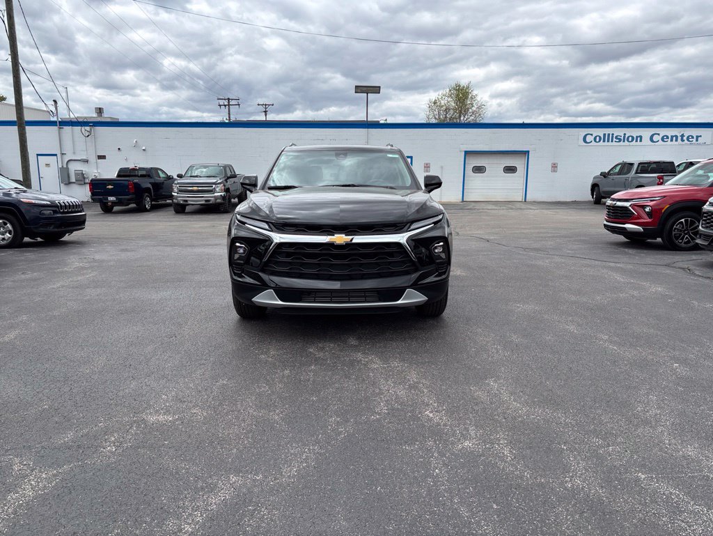 New 2026 Chevrolet Blazer LT w/ Convenience Package FWD image 2